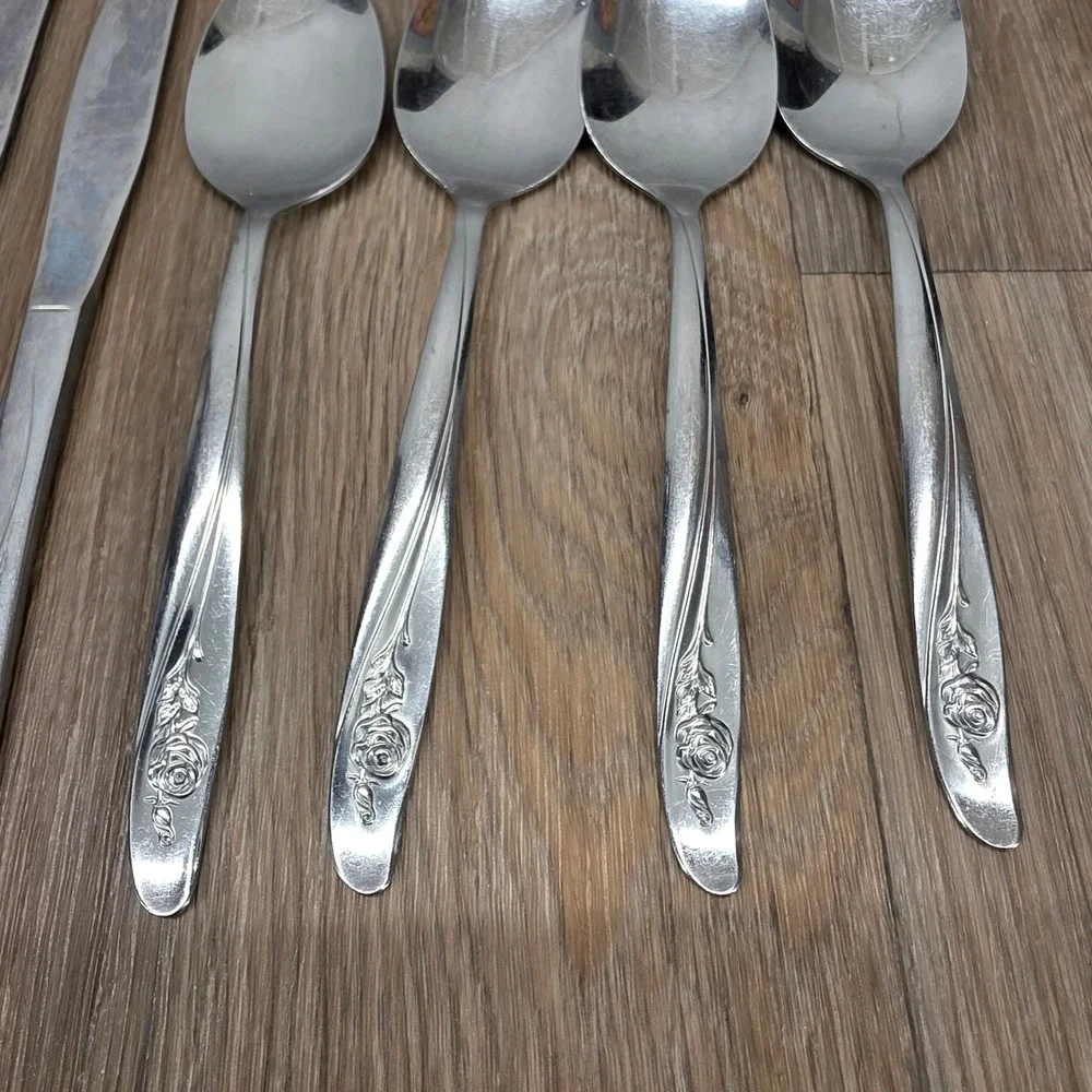 Oneida Rose Song Stainless‎ Flatware 9pc Set Knives Spoons Fork Floral Pattern
